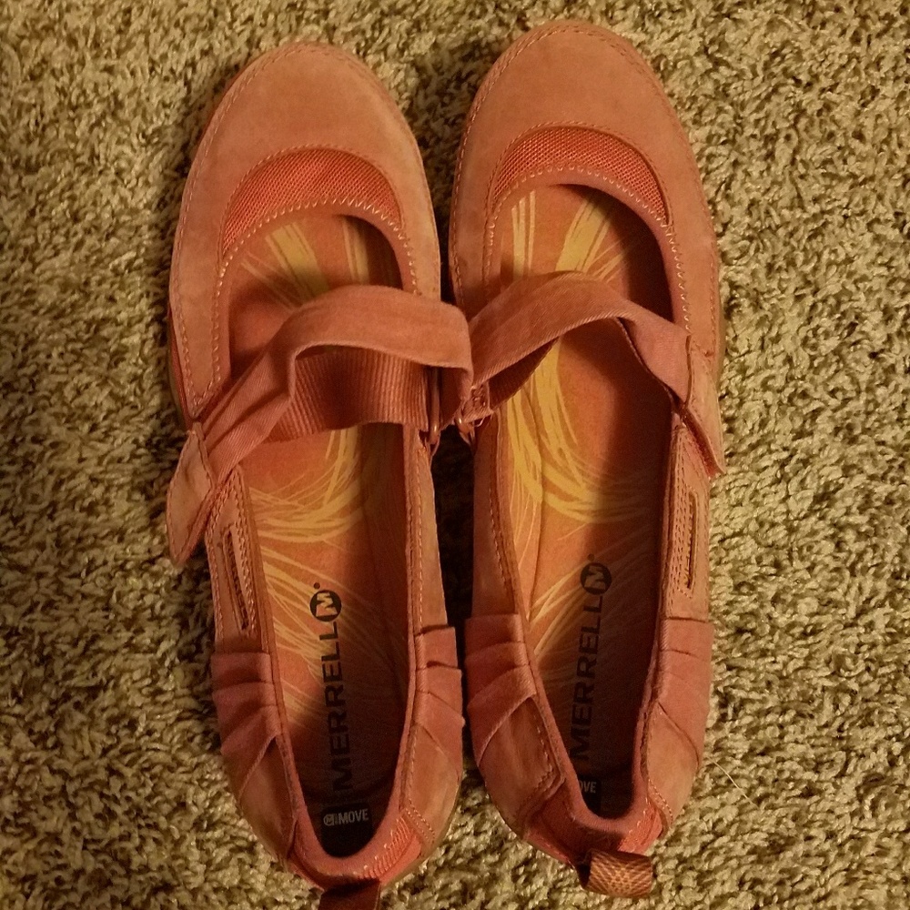 Women's shoes